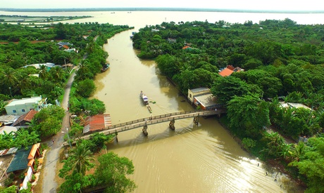 Giao thông thủy- bộ thuận tiện.