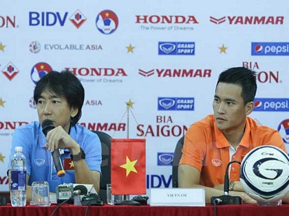 Tham vọng của ông Miura là thắng Thái Lan và tiến tới vòng loại cuối cùng của World Cup 2018. (Ảnh: Minh Chiến/Vietnam+)
