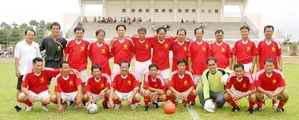 Đội CTT Vĩnh Long trong lần họp mặt giao lưu trên SVĐ huyện Long Hồ năm 2009.