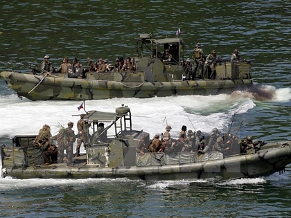Binh sỹ Philippines và Mỹ tham gia một cuộc tập trận ngày 8/10. (Nguồn: Reuters/TTXVN)