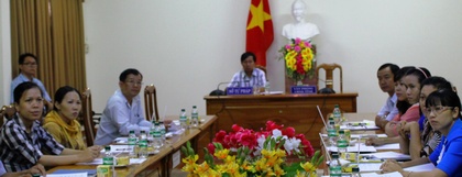 Các đại biểu dự hội nghị tại đầu cầu Vĩnh Long.