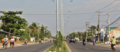 Hạ tầng huyện Long Hồ được quan tâm đầu tư, thúc đẩy phát triển kinh tế- xã hội.