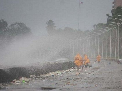 Cơn bão khiến 16.000 người phải sơ tán.