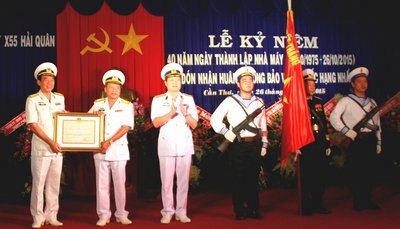 Văn nghệ chào mừng.