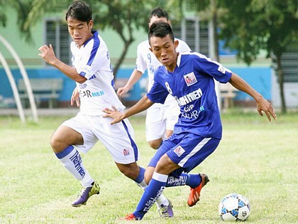Tạm biệt Hoàng Anh Gia Lai (áo xanh). (Ảnh: VFF)