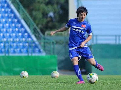 Tiền vệ Tuấn Anh sẽ thi đấu cho CLB Yokohama FC tại J-League 2 năm 2016.