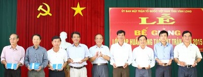 Cấp chứng chỉ hoàn thành lớp tập huấn cho các học viên