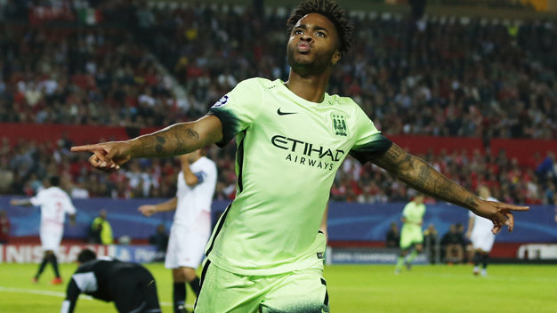 Raheem Sterling ăn mừng bàn mở tỉ số cho Man City. Ảnh: Reuters
