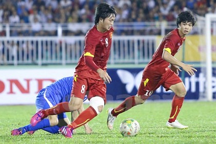 Công Phượng, Tuấn Anh (số 8) có thể không bao giờ còn được dự SEA Games. (Ảnh: Minh Chiến/Vietnam+)
