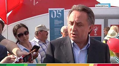 Bộ trưởng thể thao Nga- Vitaly Mutko trước báo giới.