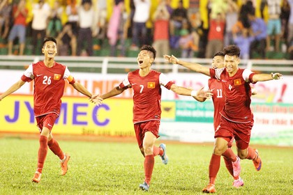 Niềm vui đến 4 lần ghi bàn thắng vào lưới đội U.21 Thái Lan.