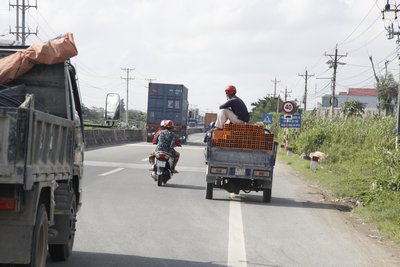 Ảnh chụp trên QL1, đoạn qua xã Lộc Hòa (Long Hồ).