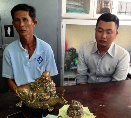 2 đối tượng Hai và Xuyên (từ trái sang).