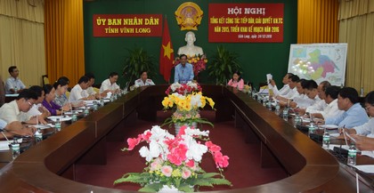Đại biểu thảo luận giải pháp tiếp công dân, giải quyết KNTC.