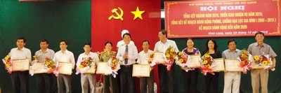 Vấn nạn BLGĐ được kéo giảm, nhiều cá nhân xuất sắc trong phòng chống BLGĐ được UBND tỉnh khen thưởng. 