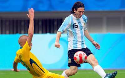 Messi trong màu áo Argentina ở Olympic Bắc Kinh 2008. (Ảnh: Getty).