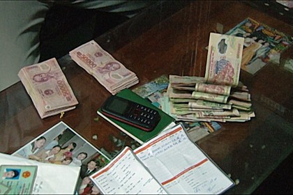 Cơ quan công an thu giữ nhiều tang vật của vụ án - Ảnh: N.L