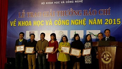 Các cá nhân có tác phẩm đoạt giải báo chí về KH&CN năm 2015