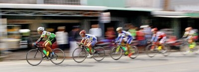  Các tay đua rời TP Cà Mau tranh tài chặng 4.