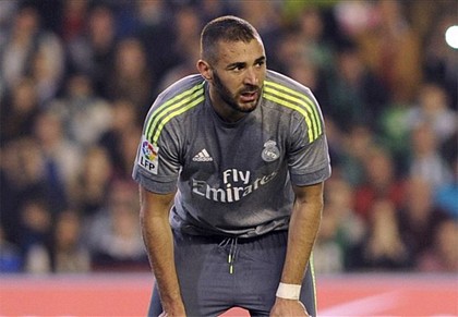 Benzema giúp Real thoát thua với pha ghi bàn ở phút 71. Ảnh: Reuters