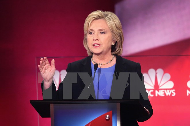 Ứng cử viên Hillary Clinton tại buổi tranh luận trực tiếp tại Charleston, Nam Carolina. (Nguồn: AFP/TTXVN)