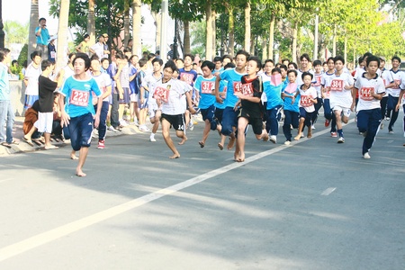 Trong những năm qua, ngày chạy Olympic và Giải Việt dã ở tỉnh Vĩnh Long luôn được hưởng ứng và thu hút rất đông các VĐV chuyên và không chuyên tham gia.