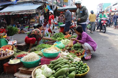 Giá rau cải tăng gấp đôi so với ngày thường.