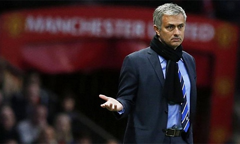 Mourinho, theo truyền thông Anh, sắp trở thành HLV tiếp theo ở Man Utd, thay Van Gaal từ hè này. Ảnh: AFP.