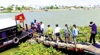 Du lịch Homestay thu hút đông du khách đến Vĩnh Long và tạo điều kiện tăng thu nhập cho các dịch vụ phụ trợ. Ảnh: Ngọc Trảng