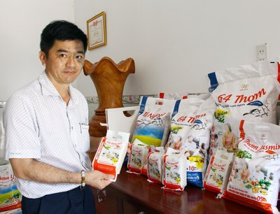 Sản phẩm gạo Phước Thành hút chân không được ưa chuộng.