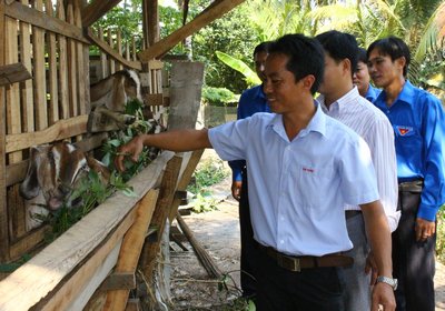 Nhờ được hỗ trợ vốn cùng với nhạy bén làm ăn, anh Cường đã đưa kinh tế gia đình ngày càng đi lên