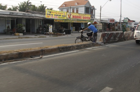 Ảnh chụp trên QL1, thuộc địa bàn xã Phú Quới (Long Hồ).