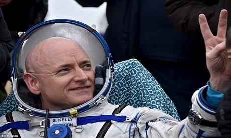 Scott Kelly vừa trở về Trái Đất sau khi trải qua một năm trên vũ trụ. Ảnh: Reuters.