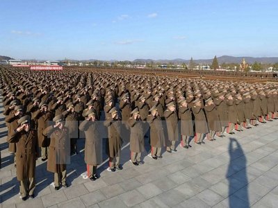 Binh sỹ quân đội Triều Tiên tại lễ tuyên thệ trung thành với nhà lãnh đạo Triều Tiên Kim Jong-un tại Bình Nhưỡng ngày 14/2. (Nguồn: Yonhap/TTXVN)