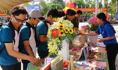 Tham gia triển lãm sách