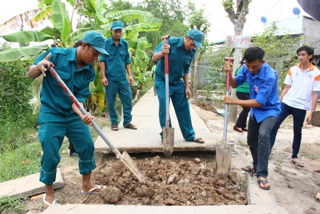 Màu áo xanh DQTV luôn có mặt trong các hoạt động xã hội.