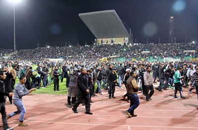 Hình ảnh đáng quên trên sân Port Said hồi năm 2012. (Nguồn: Reuters)