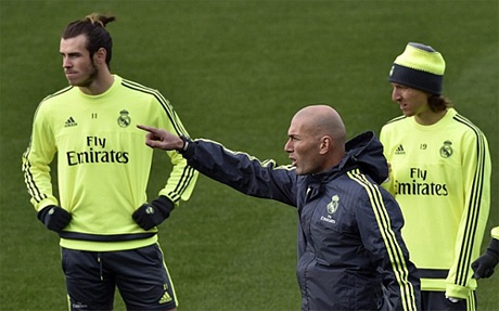 Zidane đang quyết tâm giành kết quả tốt trong trận El Clasico đầu tiên trên cương vị HLV. Ảnh: Reuters