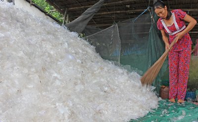 Dù làm trong môi trường công việc nào, người lao động cũng cần chấp hành tốt bảo hộ lao động, đảm bảo an toàn vệ sinh lao động.