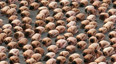 Một bức ảnh khỏa thân vì nghệ thuật của nhiếp ảnh gia người Mỹ Spencer Tunick. (ảnh: AFP)