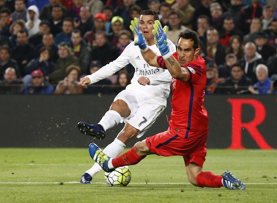 Tuy nhiên Ronaldo đã trở thành người hùng với pha lập công diễn ra sau đó đúng 1 phút
