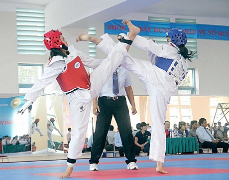 Các trận đấu đối kháng luôn diễn ra quyết liệt, hấp dẫn.