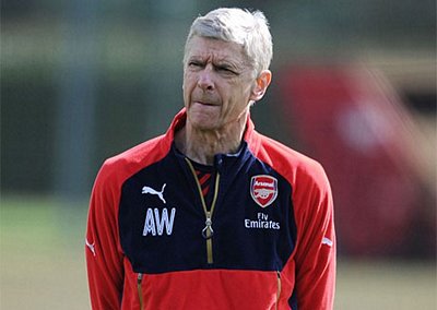 Wenger đang chịu nhiều áp lực khi Arsenal đang hụt hơi ở cuộc đua giành ngôi vô địch