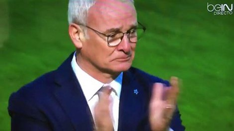 HLV Ranieri không giấu nổi những giọt nước mắt