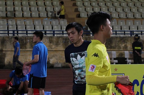 Văn Quyết trên sân Hàng Đẫy vào chiều qua (10/4)