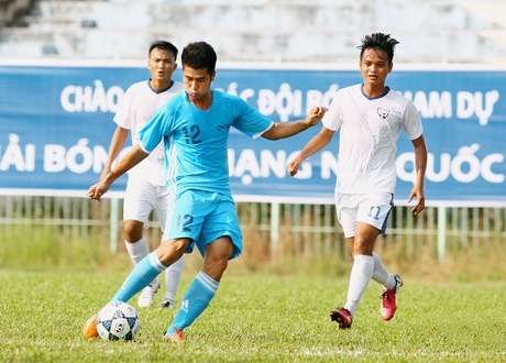 Minh Vũ (12, VL) trước Trịnh Trọng (12, AG).
