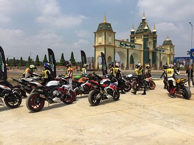  Trường đua xe này đi vào hoạt động sẽ tạo ra sân chơi lành mạnh cho những người yêu thích bộ môn thể thao mạo hiểm đua xe.