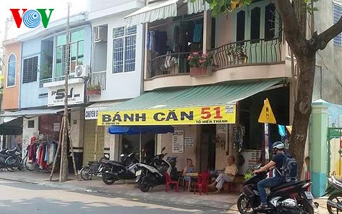 Cửa hàng bánh căn bị xử phạt