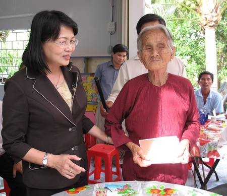 Hoạt động của Đoàn ĐBQH luôn hướng tới những vấn đề bức xúc của người dân.