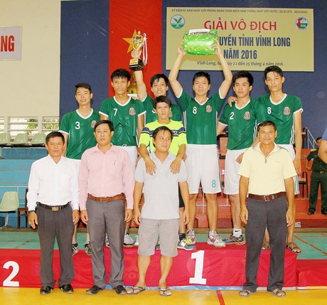 Đội Vũng Liêm đăng quang ngôi vô địch.